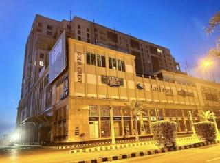 Stays Prestige Gold Crest Executive Apartments DHA Lahore - Lahore - 0