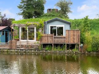 The Blue House - Heerlijk aan het Water - Ooltgensplaat - 0