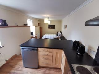 Bonhill bothy, sleeps 2, 27 kenneth St, Stornoway - Stornoway - 2