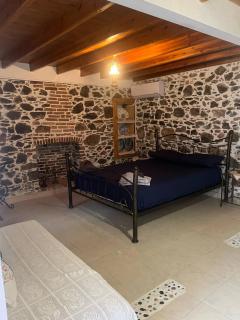Traditional stone house in Mytilene - Mytilini - 0
