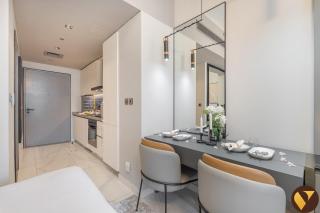 Vogue Vacation Homes, Downtown Mag 318 near Burj Khalifa and Dubai Mall, Studio Apartment with Balcony, Canal and City View, Access to all Amenities - 2