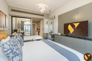 Vogue Downtown Mag 318 near Burj Khalifa and Dubai Mall, Studio Apartment with Balcony, Canal and City View, Access to all Amenities - Sabkhah - 2