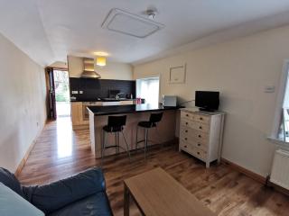 Top Bothy, town centre accommodation sleeps 2 - Stornoway - 4
