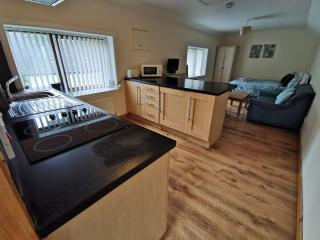 Top Bothy, town centre accommodation sleeps 2 - Stornoway - 1
