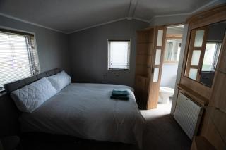 The Double Bed Hideaway - Angus - 5