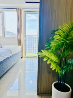 Condo Pool View by Puff Staycation - Manila - 2