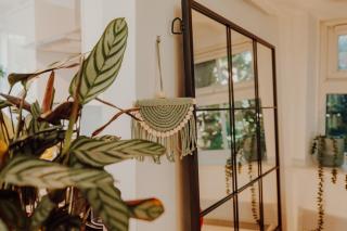 NovaCrest - Stylish 3 Bedroom with Parking - Sleeps 5 - 1