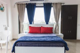 Aura - Entire Studio in Vile Parle - Bombay - 4