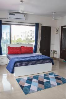 Aura - Entire Studio in Vile Parle - Bombay - 3