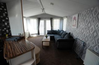 The Twin Haven Caravan - Angus - 1