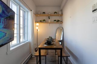 Bright and Beautiful 3 Bedroom in Griffintown - Montréal - 9