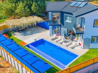 Villa Esenimo - - 1