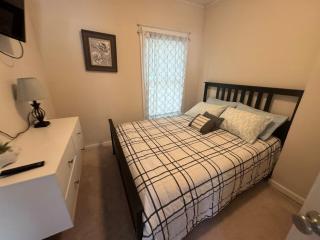 Historic 2BR • Walk to Dining • Porch Yard - Cary - 5