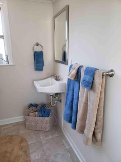 Historic 2BR • Walk to Dining • Porch Yard - Cary - 2