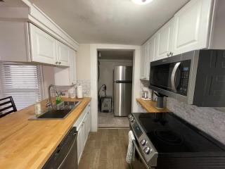 Pet-Friendly 2BR Ranch Wifi Parking Near RTP - Morrisville - 6
