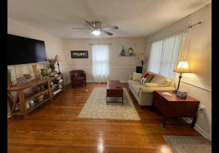 Charming 4BR Cape Cod Near Downtown Cary Parks - Cary - 0