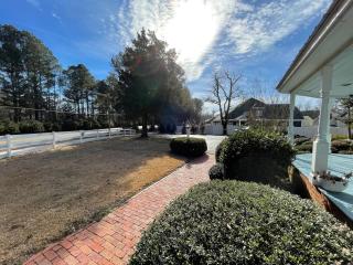 Charming 4BR Historic Home with Scenic Views - Apex - 2