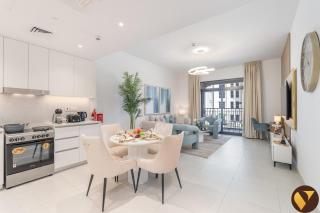 Vogue Madinat Jumeirah Living with Pool View - 1