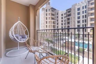 Vogue Madinat Jumeirah Living with Pool View - 9