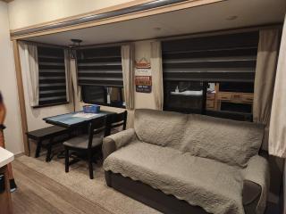 Luxury Lakeside Retreat - The Cozy Wondrous Weekendator - Lake Ariel - 5