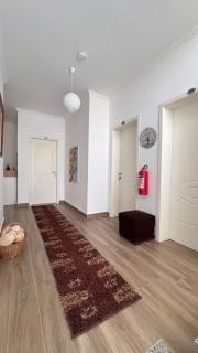 Red Rose Guest House - Golem - 8