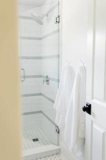 Luxury Lake Home With Dock - 5