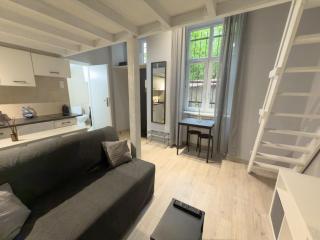 Apartament z Antresolą i Prywatnym Patio - 4