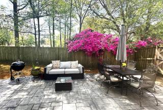 King bed, 1 gig net, hottub upon request, handicap accessible - Charleston - 6