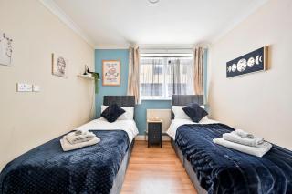 2BR Contractor Stay, WiFi, Parking, Discounted Monthly - Londra - 9