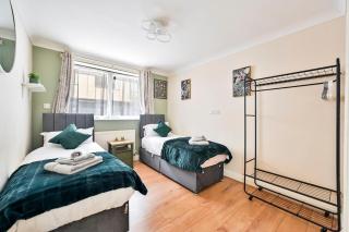 2BR Contractor Stay, WiFi, Parking, Discounted Monthly - Londra - 4