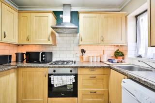 2BR Contractor Stay, WiFi, Parking, Discounted Monthly - Londra - 2