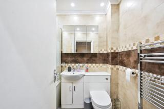 2BR Contractor Stay, WiFi, Parking, Discounted Monthly - Londra - 1