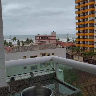 Apartamento 02 Dormitórios na PRAIA GRANDE OCIAN, fica a 100 metros da praia , tem churrasqueira ,sendo 01 suíte - Praia Grande - 0