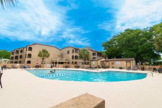 Shore Dr Lake View Retreat w Pools and Pickleball - Myrtle Beach - 8