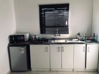Uncle Charles Guesthouse - Pretoria - 8