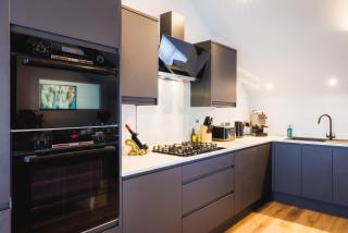 A stunning 3 bed Apartment - Fishguard - 6