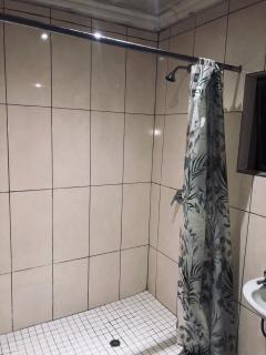 Uncle Charles Guesthouse - Pretoria - 6