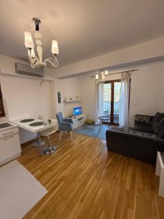 Nioi House With Free Parking - Budua - 9