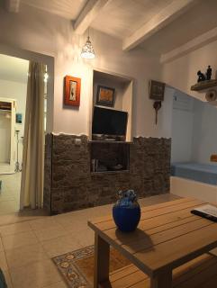 Moschatos Beach House - Kamari - 8