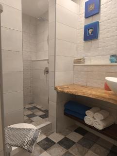 Moschatos Beach House - Kamari - 1