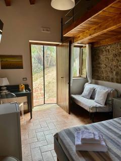 Roba Albanisi - Aragona - 3