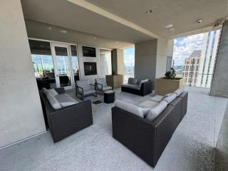 Midtown High-Rise King Bed Free Parking Rooftop Pool City Views! - Atlanta - 7