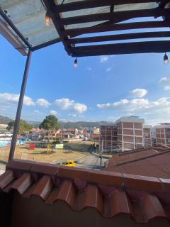 Hermoso departamento con Terraza y dos dormitorios en el centro histórico de Cuenca - 4