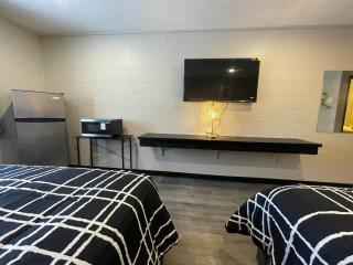 Guest Lodge - Minot - 9