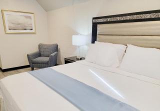 Guest Lodge - Minot - 5