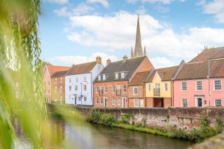 Picturesque location with Parking 2 bedroom Apartment - Norwich - 2