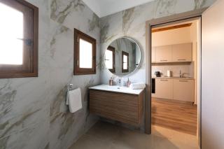 Eviona Iris - Rhodes Town - 2