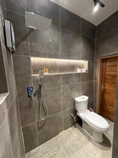 The Modern Hideaway 10km from Airport - Madina - 8