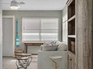 Modern Apt Near Beach – Views Wi-Fi - Dania Beach - 3