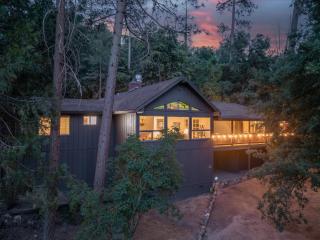 Sierra Mountain Escape - Brand new spa/game room - Oakhurst - 0